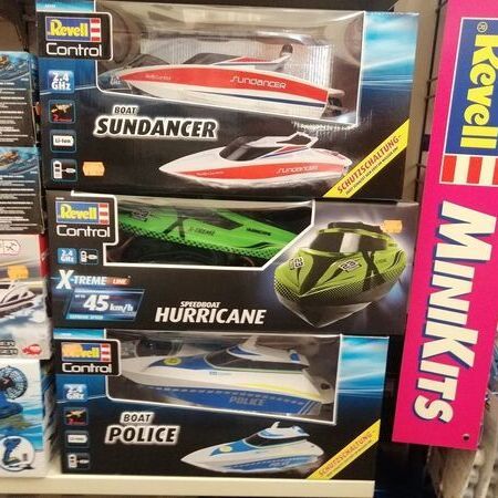 RC Fahrzeuge bei Spielwaren Bannert in Wien