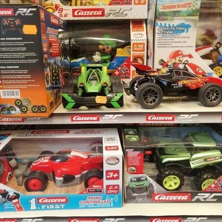 RC Fahrzeuge bei Spielwaren Bannert in Wien