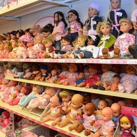 Puppen bei Spielwaren Bannert in Wien