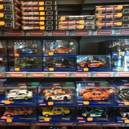 Carrera - Rennbahnen und RC Fahrzeuge!
